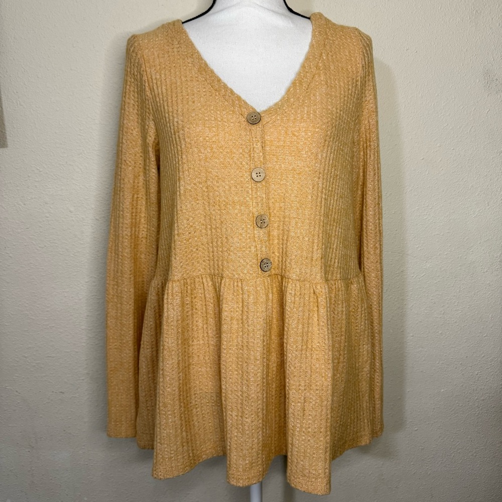 Daytrip Buckle Brushed Vneck Babydoll Peplum Waffle Knit Top - Picture 4 of 7
